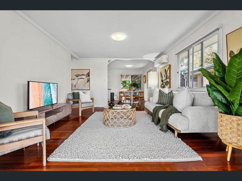 37 Hannam Street, Wynnum — photo 1 of 5