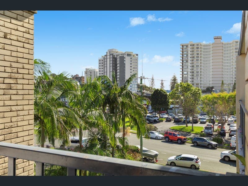 11/30 Lanham Street, Coolangatta — photo 1 of 5