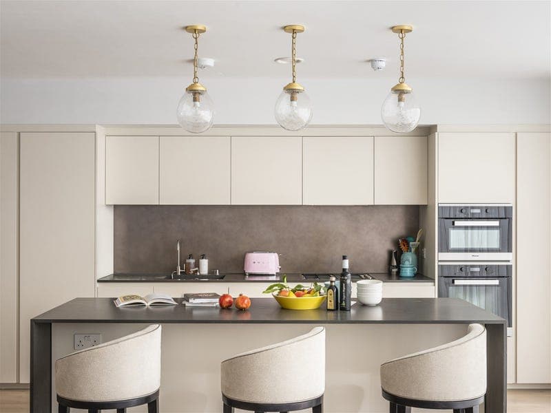 1/1 Armytage Street, Lota — photo 1 of 5