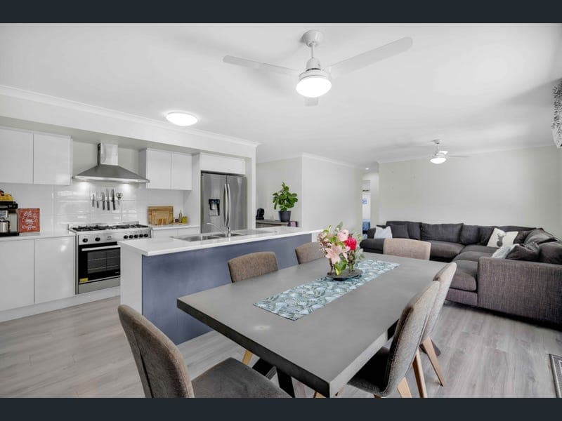 17 Arborthirteen Road, Glenwood — photo 1 of 5