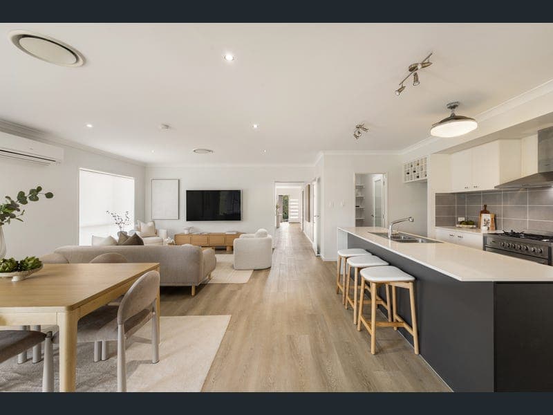 52 Paperbark Circuit, Moggill — photo 1 of 5