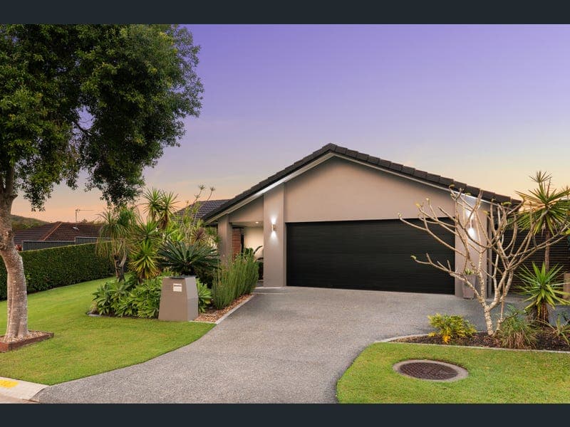 12 Antonson Crescent, Mudgeeraba — photo 1 of 5