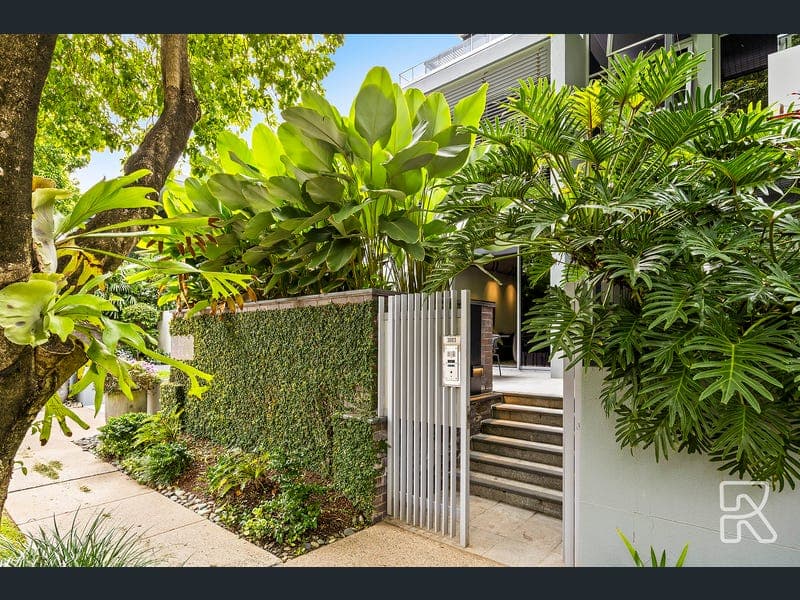3003/30 Hollins Crescent, New Farm — photo 1 of 5