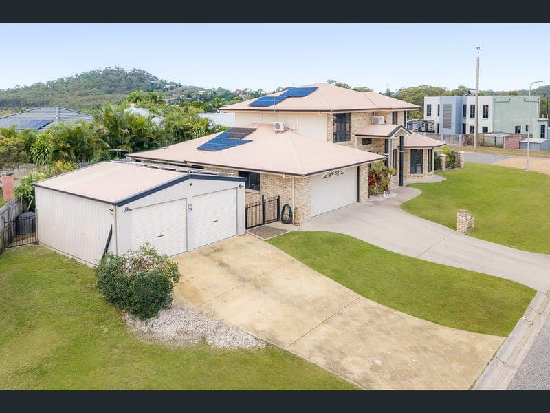 2 Kensington Place, Kin Kora — photo 1 of 5