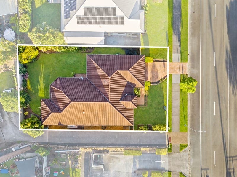 10A Manra Way, Pacific Pines — photo 1 of 5