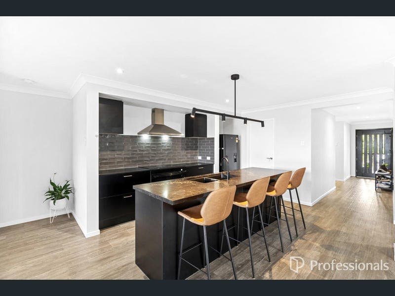 61 Merivale Avenue, Jimboomba — photo 1 of 5