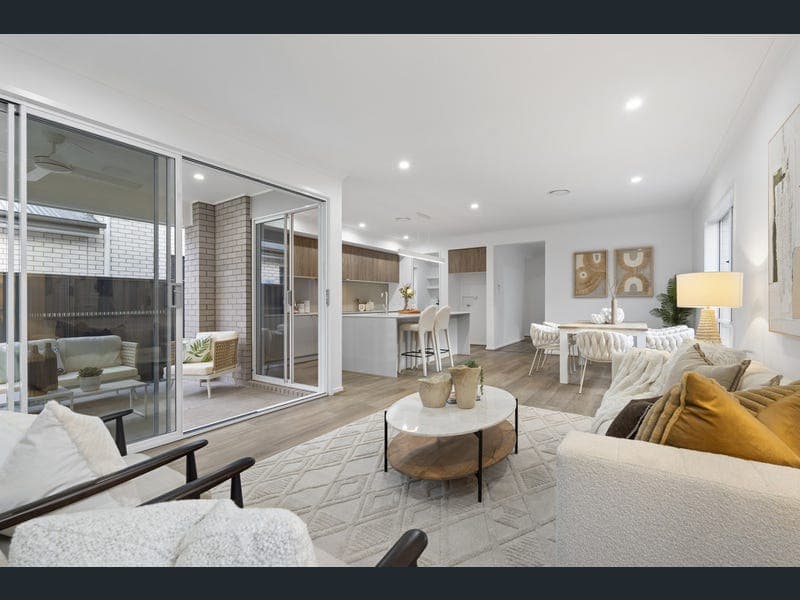 64 London Street, Eight Mile Plains — photo 1 of 5