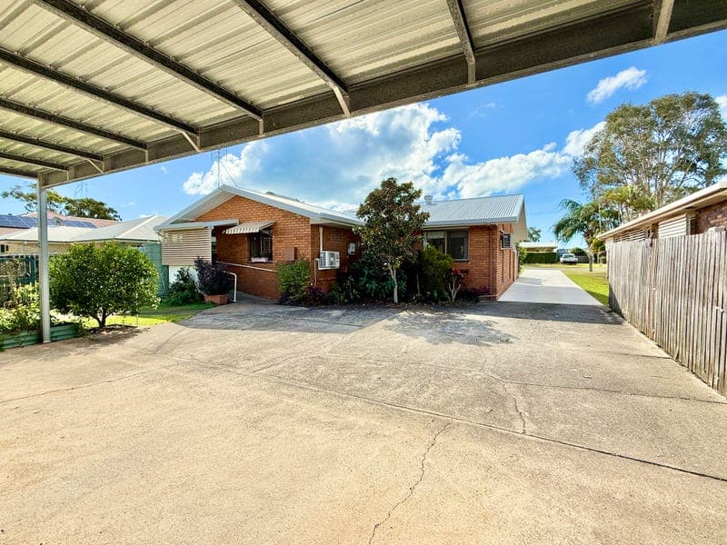 31 Helsham Street, Point Vernon — photo 1 of 5