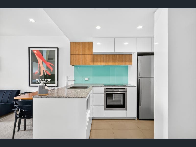 708/113 Commercial Road, Teneriffe — photo 1 of 5