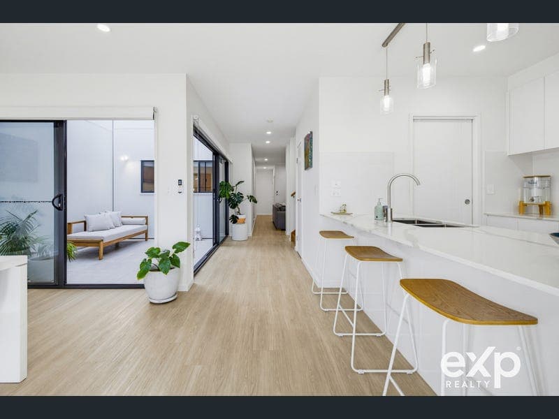 16 Jubilant Way, Palmview — photo 1 of 5