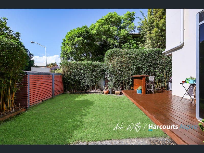 1/6 Nalla Court, Palm Beach — photo 1 of 5