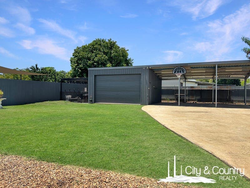 61 Second Avenue, Mount Isa — photo 1 of 5