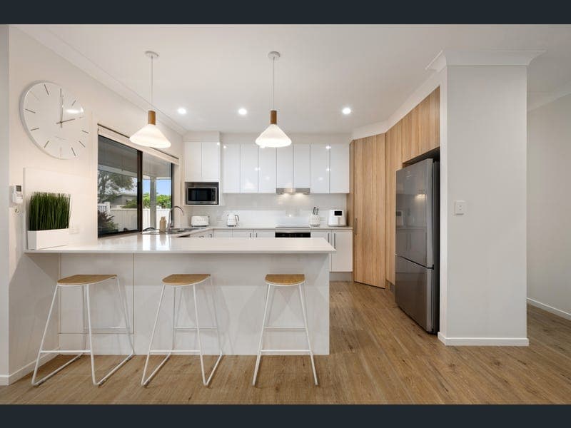 1 Burdekin Place, Pelican Waters — photo 1 of 5