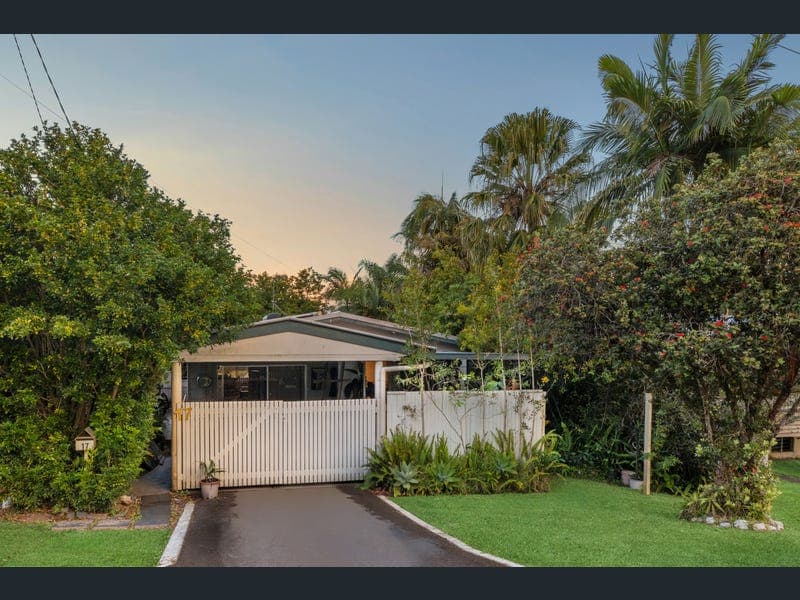 17 Hendry Street, Tewantin — photo 1 of 5