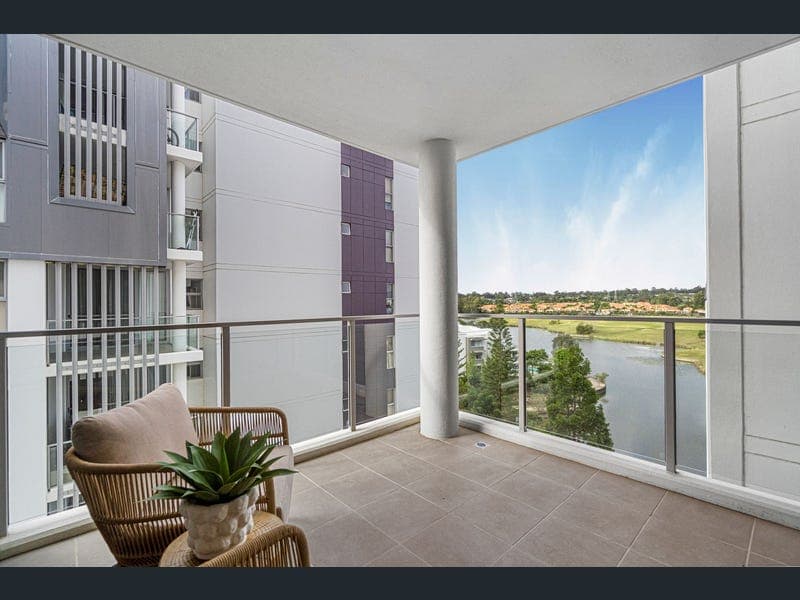255/129 Laver Drive, Robina — photo 1 of 5
