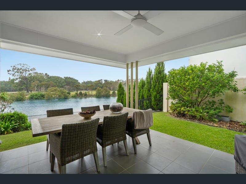 7673 Fairway Boulevard, Hope Island — photo 1 of 5