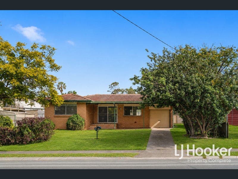 63 Jacaranda Avenue, Logan Central — photo 1 of 5