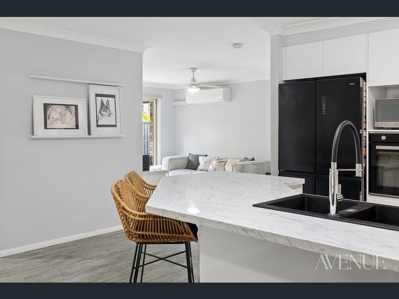 15 Cutter Court, Helensvale — photo 1 of 5