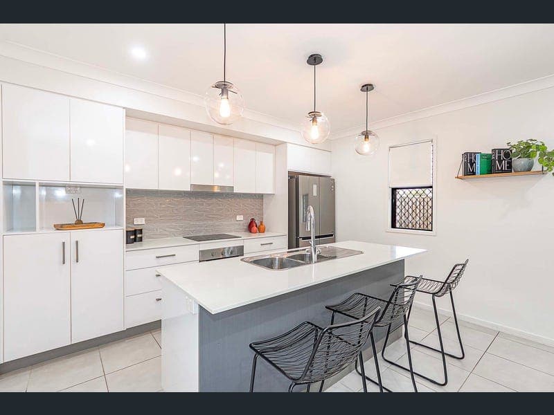 10 Milverton Circuit, Oonoonba — photo 1 of 5