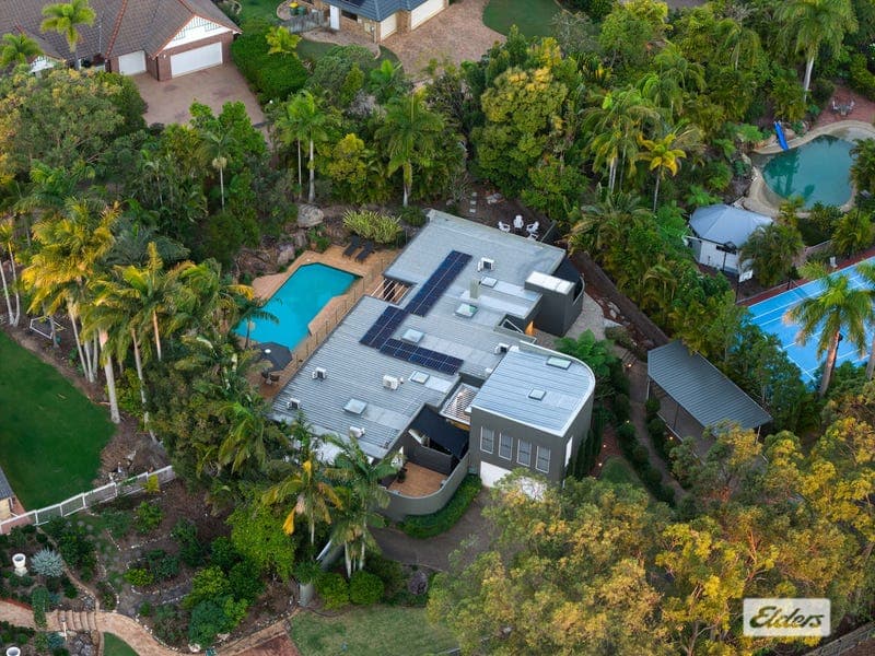 110 Dennis Road, Springwood — photo 1 of 5