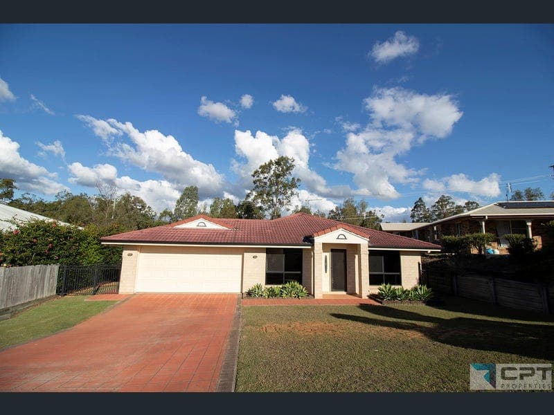 21 Davis Crescent, Gatton — photo 1 of 5