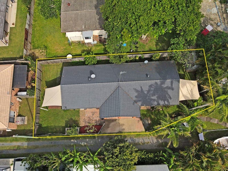 32A Huth Street, Labrador — photo 1 of 5