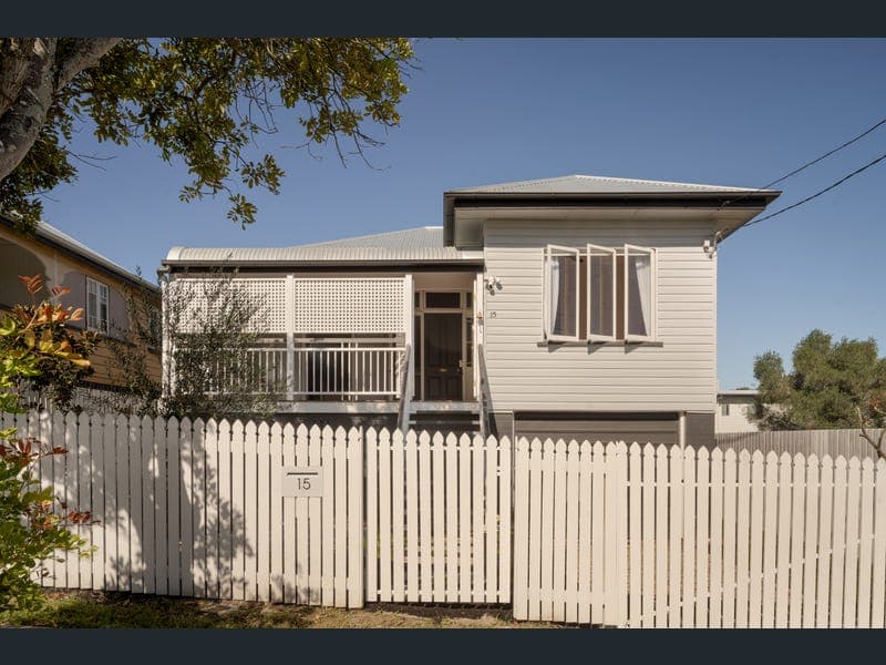 15 Wride Street, Wooloowin — photo 1 of 5