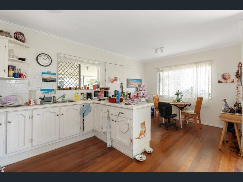 59 Deakin Avenue, Southport — photo 1 of 5
