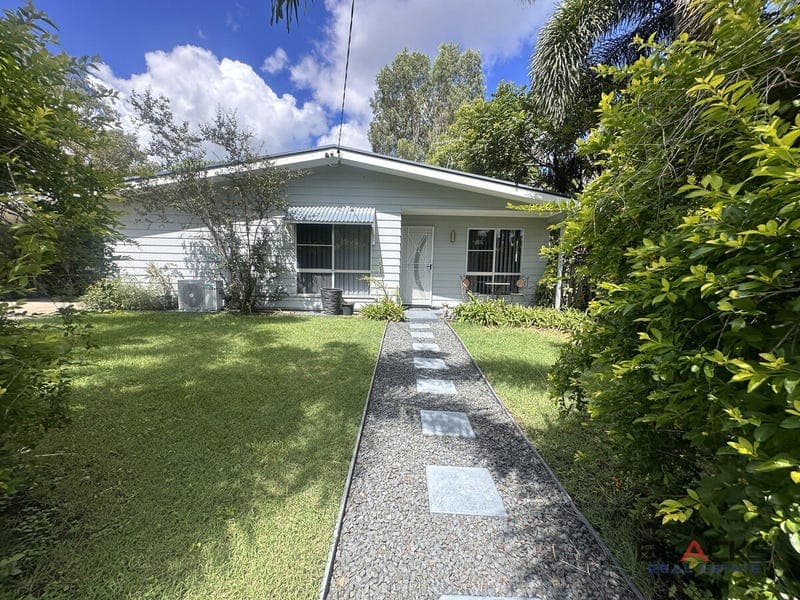 21 Donovan Crescent, Dysart — photo 1 of 5