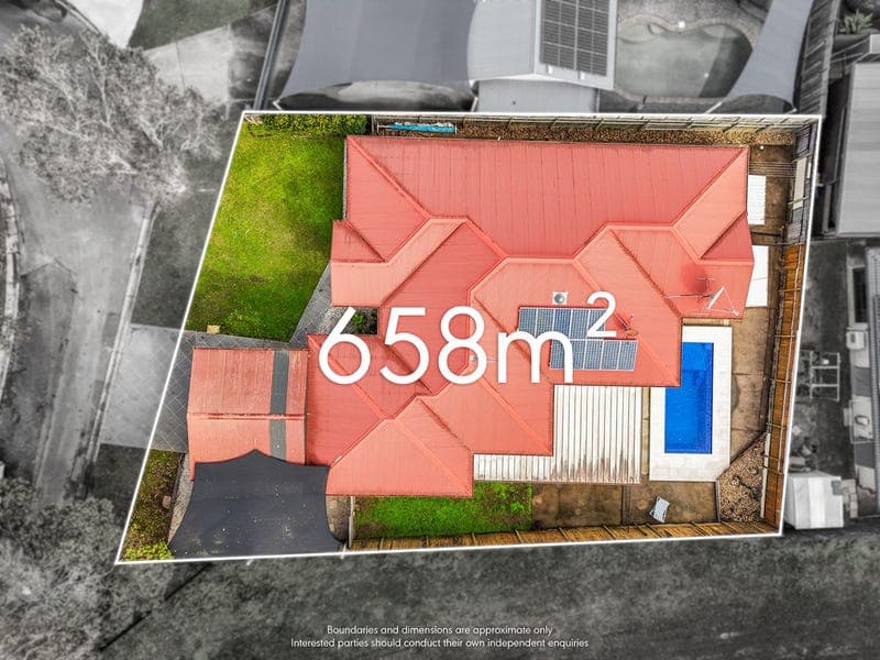 33 Fairway Drive, Redland Bay — photo 1 of 5