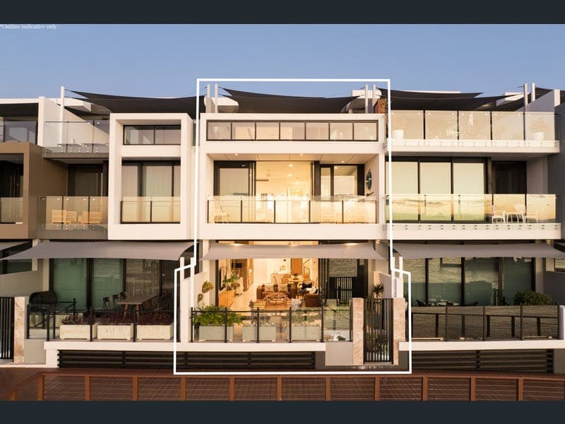 5/2 Marina Promenade, Paradise Point — photo 1 of 5