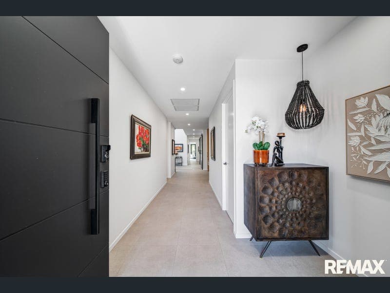 18 Oakmont Court, Peregian Springs — photo 1 of 5