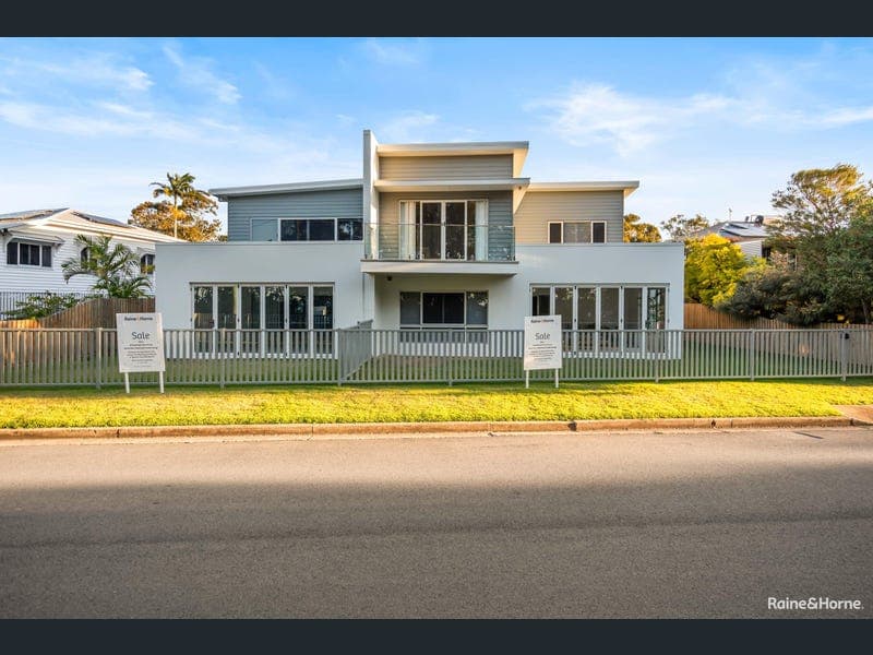 39 Esplanade, Point Vernon — photo 1 of 5