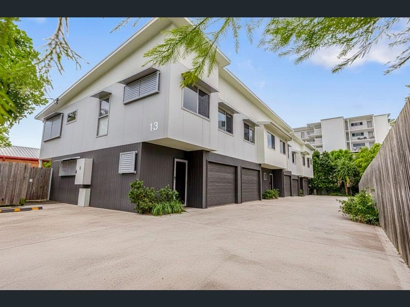 Unit 2/13 Dulin Street, Maroochydore — photo 1 of 5