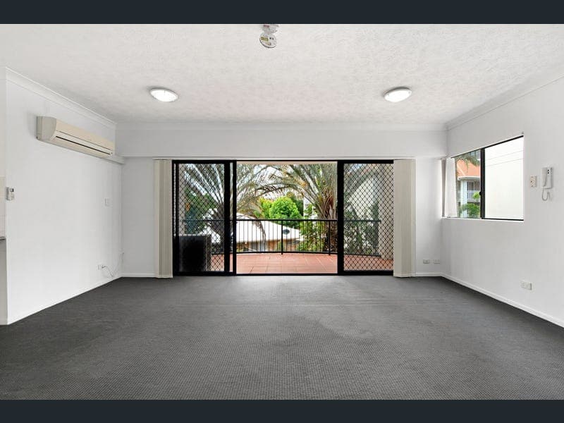 17/7-13 Barranbali Street, Chevron Island — photo 1 of 5