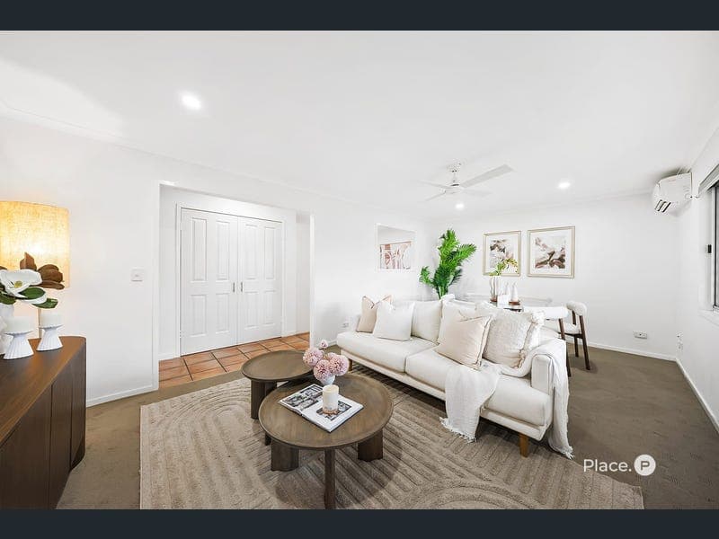 7 Folkstone Avenue, Albany Creek — photo 1 of 5