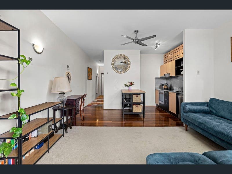 155/139 Commercial Road, Teneriffe — photo 1 of 5