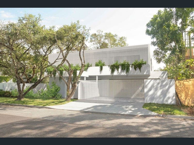 101 Barton Road, Hawthorne — photo 1 of 5