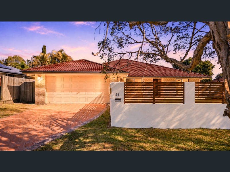 41 Talisker Place, Parkinson — photo 1 of 5