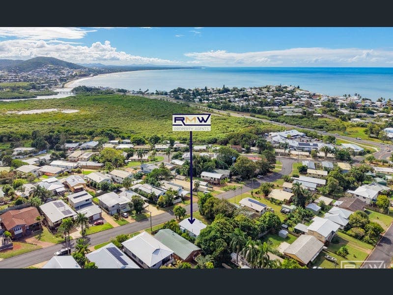 21 Dolphin Crescent, Taranganba — photo 1 of 5
