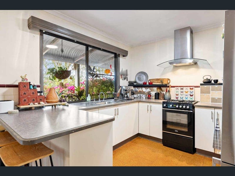 37 Railway Terrace, Crows Nest — photo 1 of 5