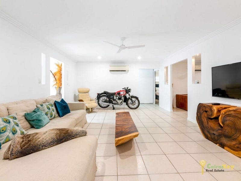 23 Aurelia Road, Palm Cove — photo 1 of 5