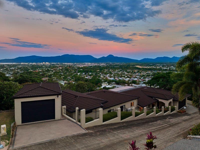 5 Richmond Court, Mooroobool — photo 1 of 5