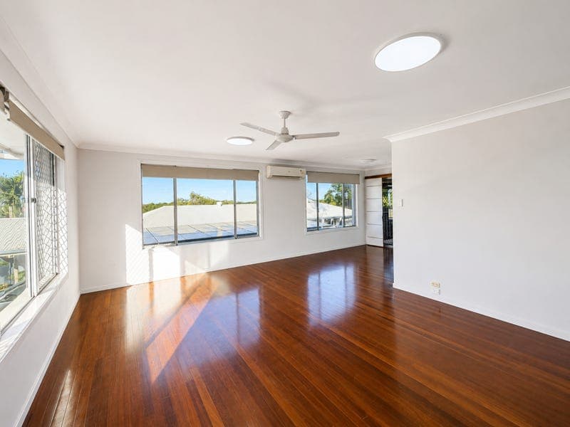 39 Roberts St, South Gladstone — photo 1 of 5