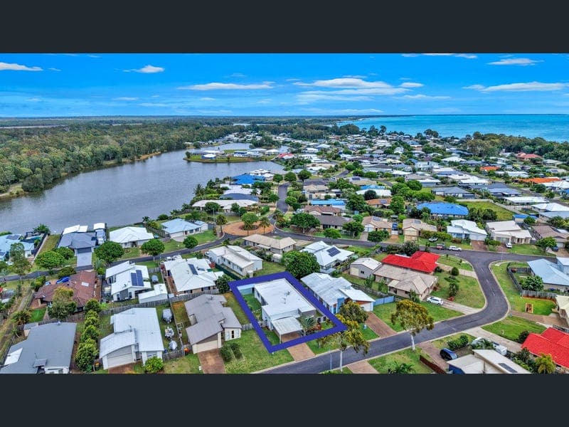 7 Swan View Court, Toogoom — photo 1 of 5