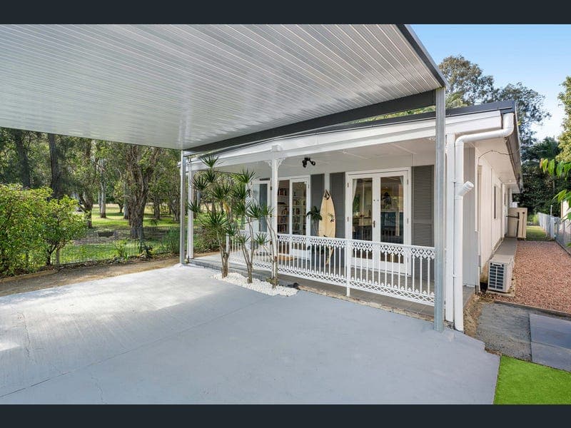 53 North Road, Wynnum West — photo 1 of 5