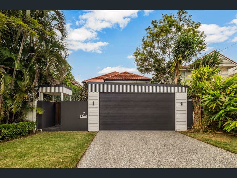 7 Conquest Street, Hendra — photo 1 of 5