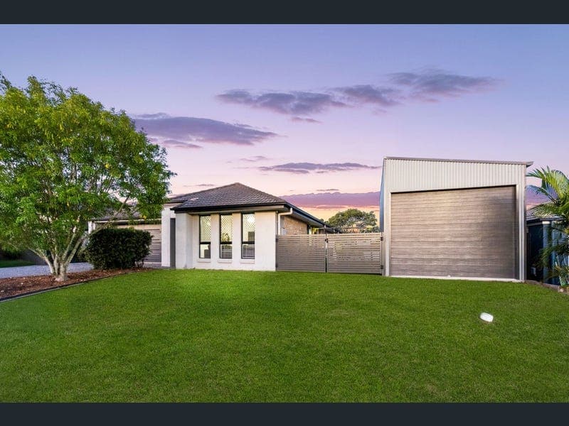 19 Emeraldwood Street, Fernvale — photo 1 of 5