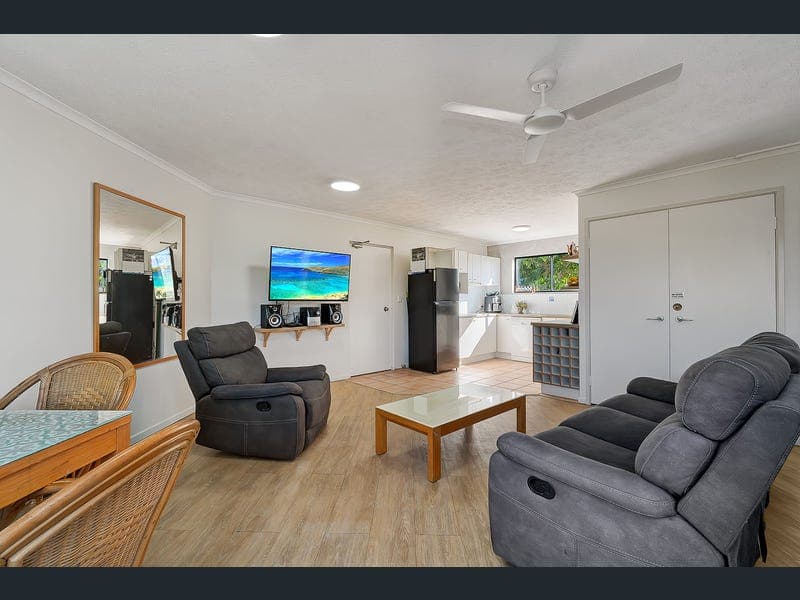 37/6 Beerburrum Street, Dicky Beach — photo 1 of 5