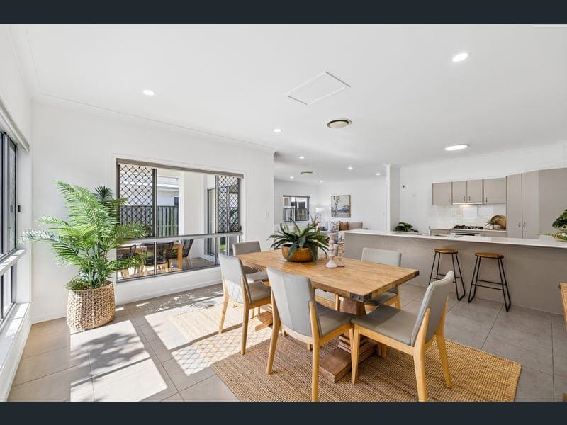 24 Galley Road, Hope Island — photo 1 of 5